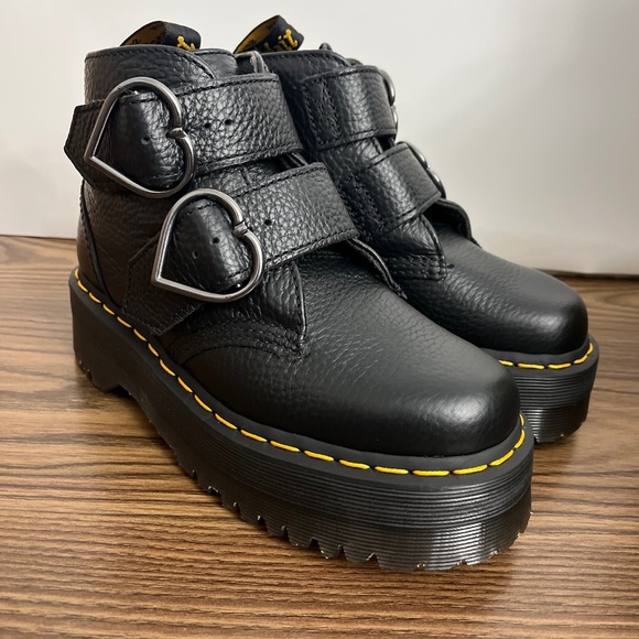 Dr. Martens Women's Devon Heart Leather Platform Boots Black Size 5 - Picture 10 of 12